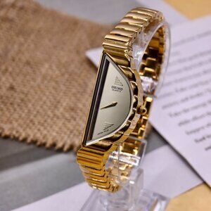 Rare Seiko Half Moon Womens Quartz Watch Gold Tone